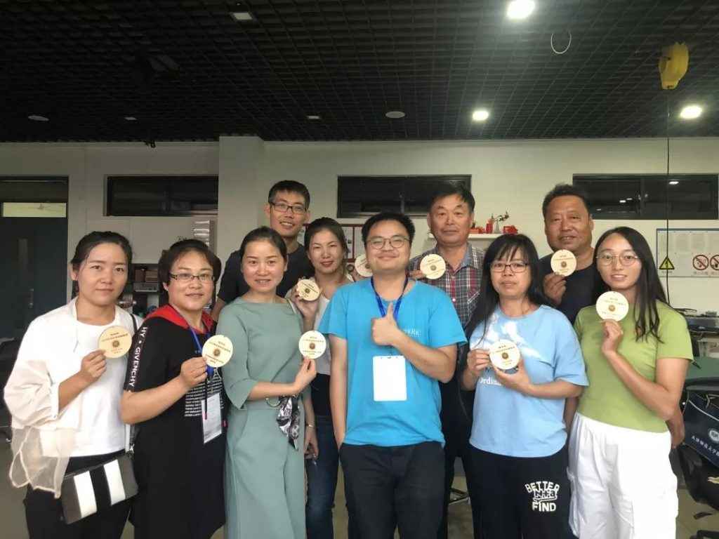 慶盛世華誕！雷宇在祖國各地開展激光創(chuàng)客師資培訓(xùn)，促創(chuàng)客教育文化繁榮！