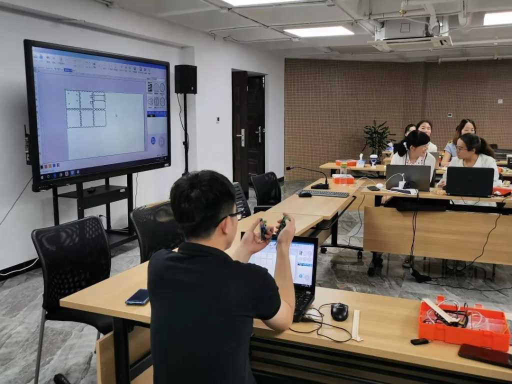 2019鼓樓區(qū)中小學(xué)創(chuàng)客教育