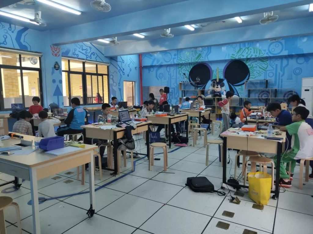 小學(xué)組競(jìng)賽現(xiàn)場(chǎng)