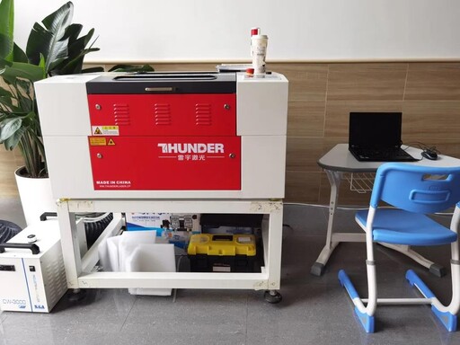 雷宇團隊攜小伙伴蘑菇云創(chuàng)客助力AI創(chuàng)意編程賽道順利進行。