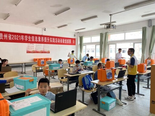 比賽現(xiàn)場(chǎng)，選手們神采奕奕