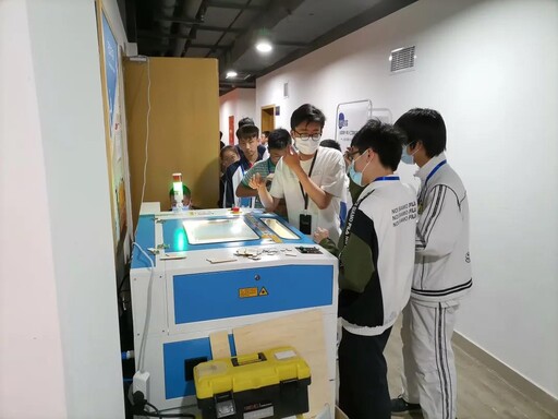 LaserMaker軟件與雷小宇、樂造匠也都干勁十足