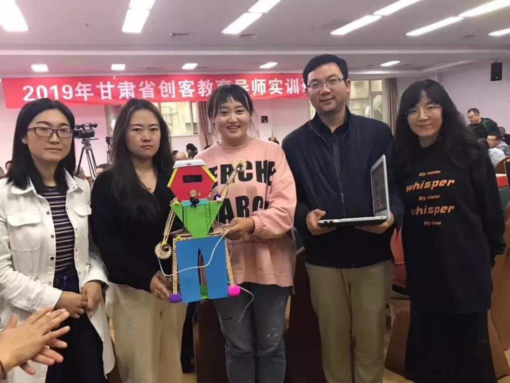 創(chuàng)客馬拉松活動和“創(chuàng)意智造”主題實訓