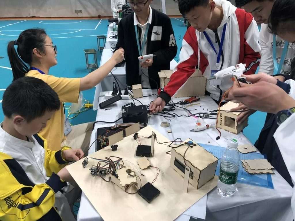 彌漫著看不見的“硝煙”