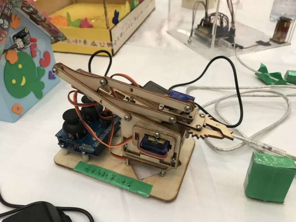 在他們的作品中，我們也能發(fā)現(xiàn)激光切割無處不在的身影。