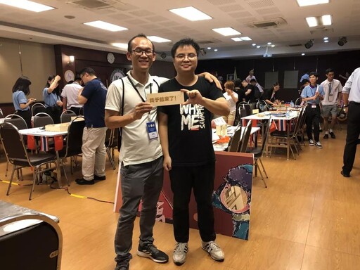 皮一下，很開(kāi)心~