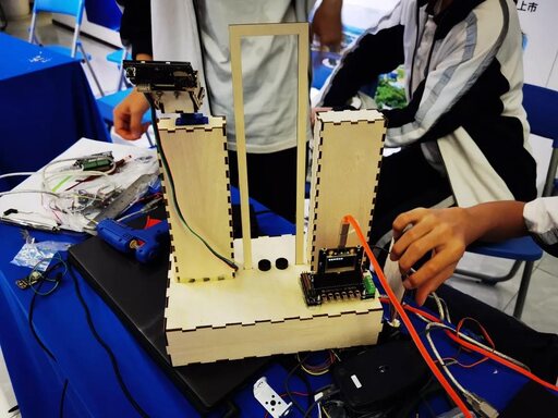 添加上實(shí)現(xiàn)的功能程序