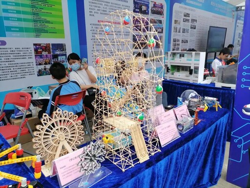 教育科創(chuàng)節(jié)現場作品展示