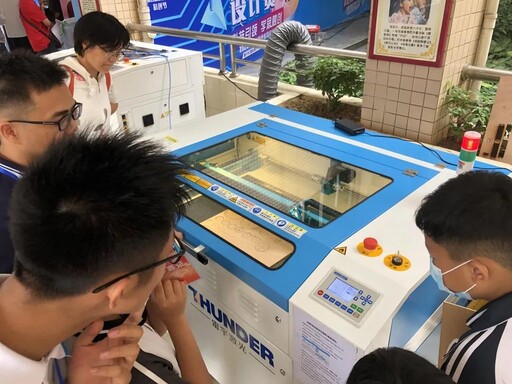 創(chuàng)客們非常期待自己設計的結構件