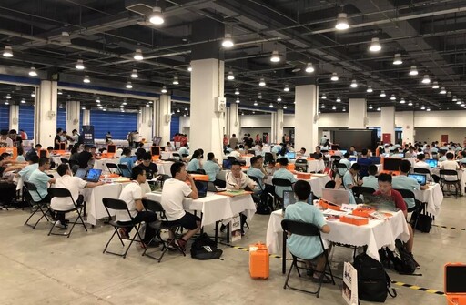 創(chuàng)意智造現(xiàn)場賽除了評選優(yōu)秀作品外，更加注重創(chuàng)作過程。