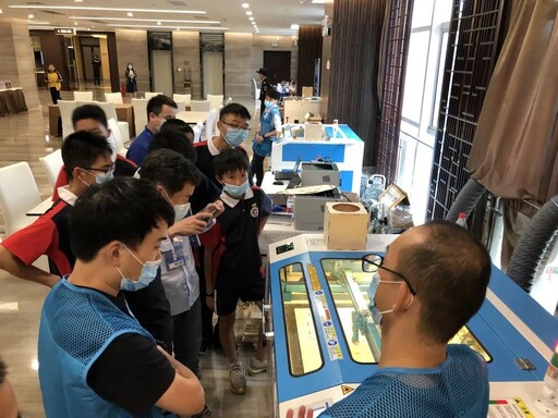 在他們的作品中，我們能發(fā)現(xiàn)激光切割元素?zé)o處不在的身影。