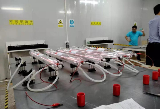 每一個激光管進(jìn)行測試