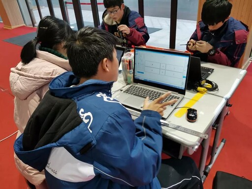 意智造現(xiàn)場賽除了評選優(yōu)秀作品外，更加注重創(chuàng)作過程。