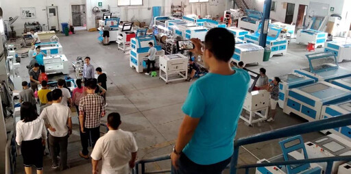 “星火計劃”暨第16期創(chuàng)客教育普惠工程師資培訓(xùn)走進(jìn)東莞雷宇激光