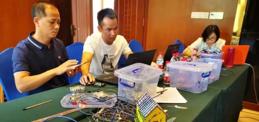 火熱持續(xù)，雷宇攜創(chuàng)趣天地、蘑菇云創(chuàng)客點(diǎn)燃雙城造物激情！