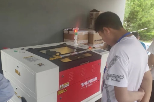 火熱持續(xù)，雷宇攜創(chuàng)趣天地、蘑菇云創(chuàng)客點(diǎn)燃雙城造物激情！