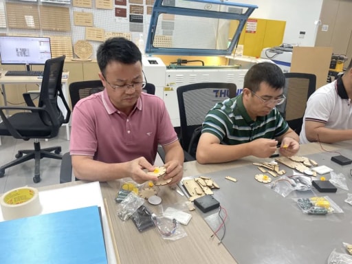 熱烈歡迎廣州市從化區(qū)“基于激光切割的創(chuàng)意智造項目”教師一行蒞臨我司開展研修活動！