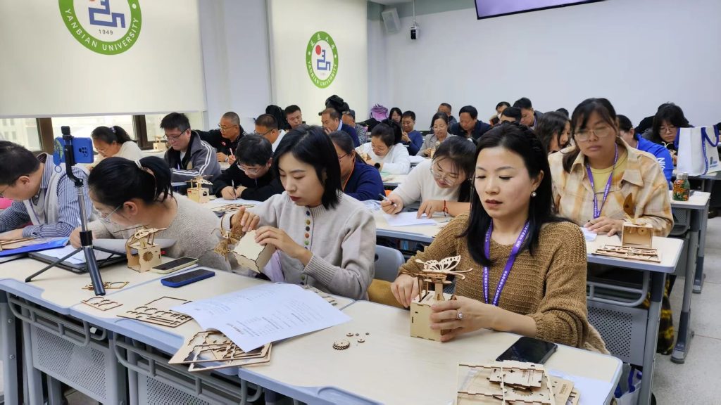雷宇教育助力2025中國(guó)青少年科技教育工作者協(xié)會(huì)年會(huì)，G03工作坊在延吉成功舉辦